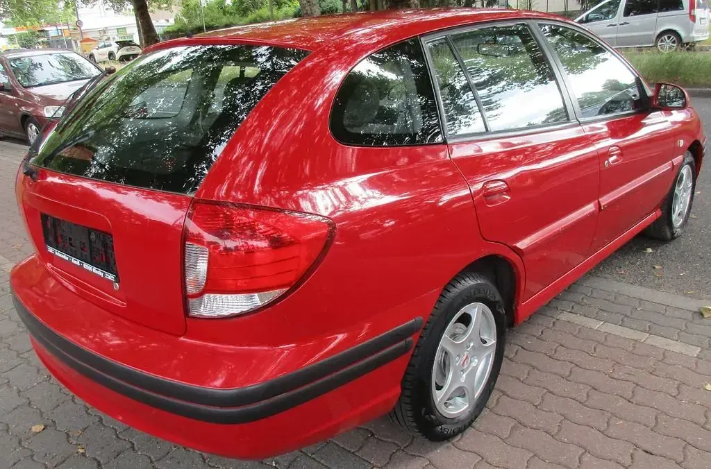 Gebraucht Kia Rio 97 PS (71 kW) 2005 Rot Limousine