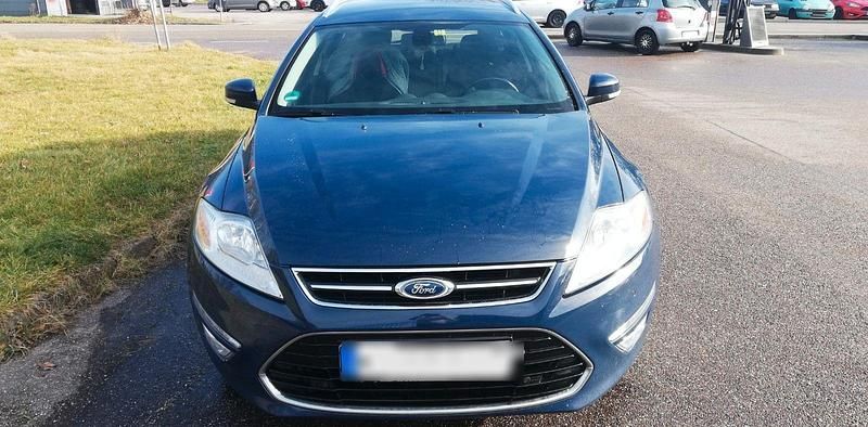 Gebraucht Ford Mondeo Ambiente 140 PS (102 kW) 2014 Blau Kombi