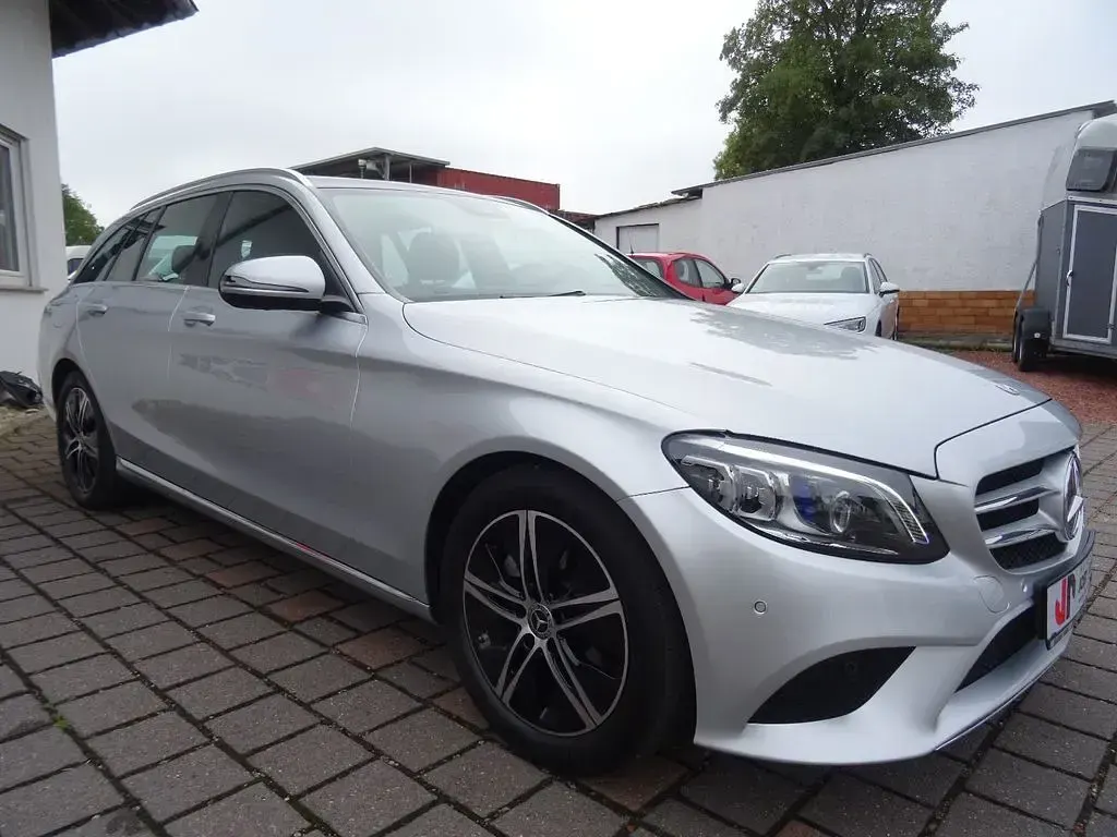 Gebraucht Mercedes C220 194 PS (142 kW) 2020 Silber Kombi