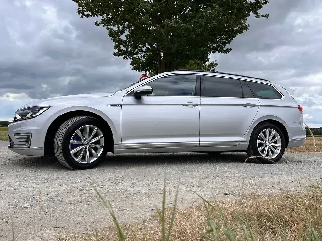 Usata VW Passat GTE 218 CV (160 kW) 2018 Argento Station wagon