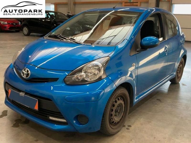 Blau Gebraucht 2013 Toyota Aygo Cool Kleinwagen | 4.990 € (Fairer Preis) - Bild 1/4