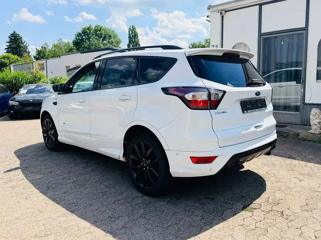 Gebraucht Ford Kuga ST-Line 150 PS (110 kW) 2017 Weiß SUV