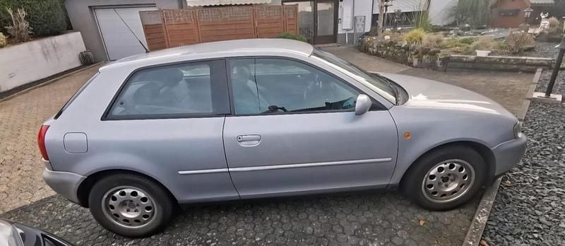 Gebraucht Audi A3 90 PS (66 kW) 1999 Silber Kleinwagen