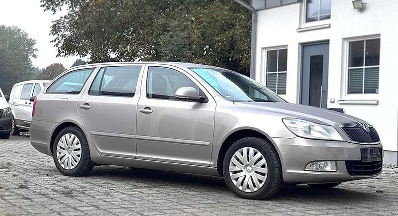 Cappuccinobeige Gebraucht 2013 Skoda Octavia Elegance Kombi | 5.900 € (Guter Preis) - Bild 1/4