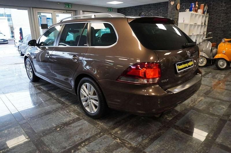 Gebraucht VW Golf VII Style 105 PS (77 kW) 2012 Braun Kombi