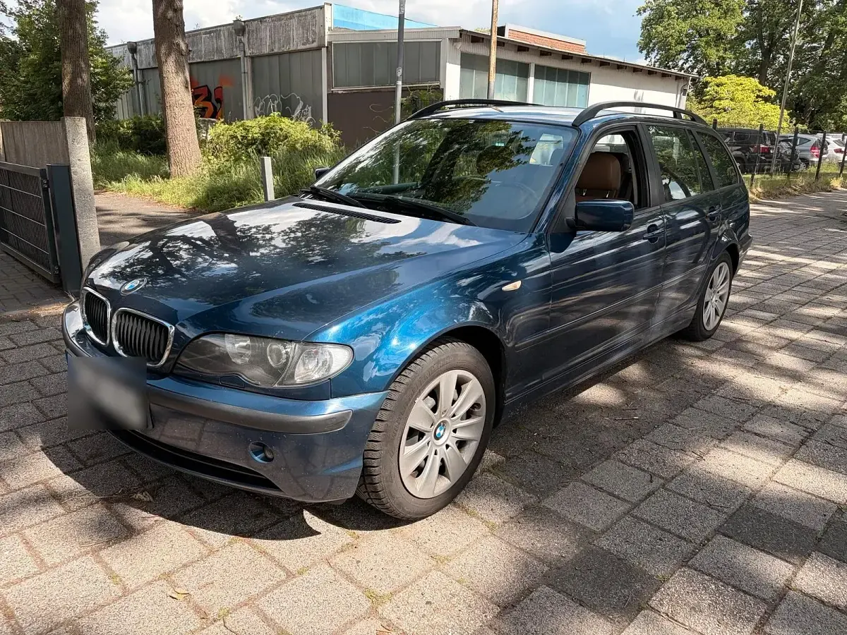 Gebraucht BMW 320 150 PS (110 kW) 2003 Blau Kombi