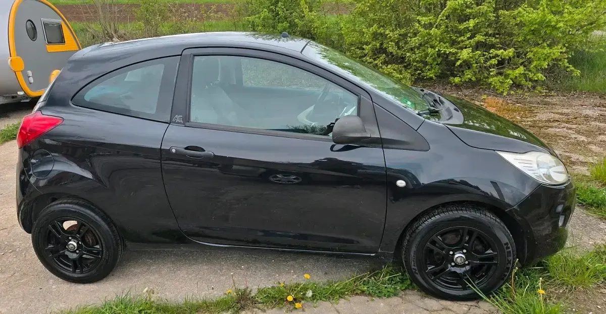 Gebraucht Ford Ka 70 PS (51 kW) 2011 Schwarz Kleinwagen