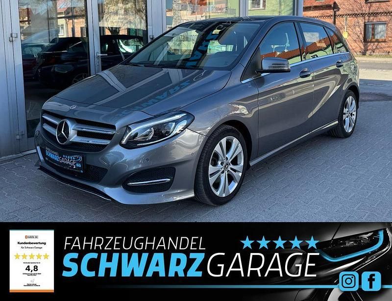 Grau Gebraucht 2018 Mercedes B200 Style Van / Kleinbus | 20.990 € (Etwas zu teuer) - Bild 1/3