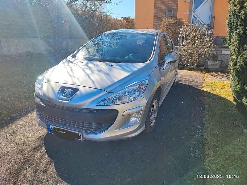 Gebraucht Peugeot 308 Premium 156 PS (114 kW) 2011 Silber Limousine