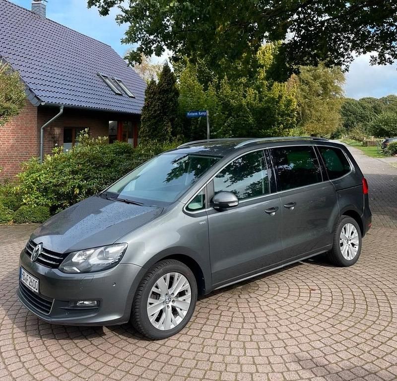 Grau Gebraucht 2013 VW Sharan Van / Kleinbus | 12.499 € (Superpreis) - Bild 1/4