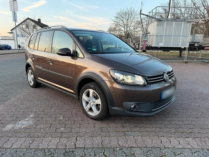 Gebraucht VW Touran Cross 140 PS (102 kW) 2011 Braun Van / Kleinbus