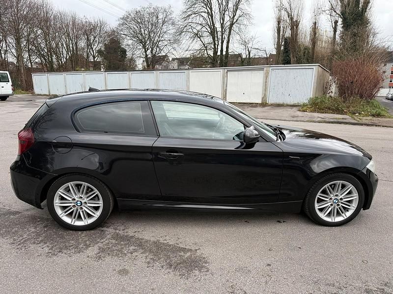 Gebraucht BMW 120 177 PS (130 kW) 2011 Schwarz Kleinwagen