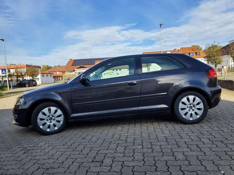Gebraucht Audi A3 Ambition 140 PS (102 kW) 2010 Grau Limousine