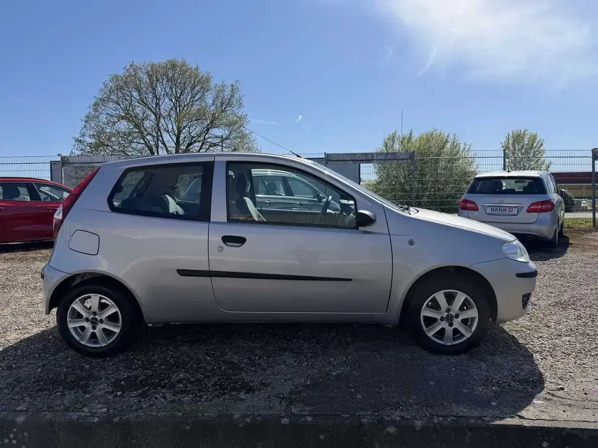 Gebraucht Fiat Punto Active 60 PS (44 kW) 2003 Silber Kleinwagen