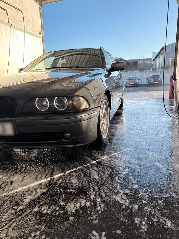 Gebraucht BMW 525 170 PS (125 kW) 2004 Grau Kombi