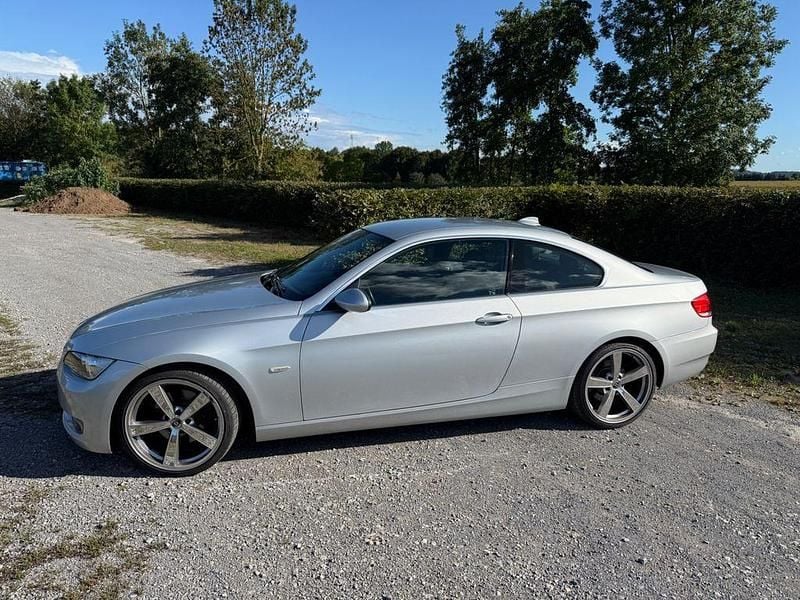 Gebraucht BMW 325 218 PS (160 kW) 2006 Silber Coupé