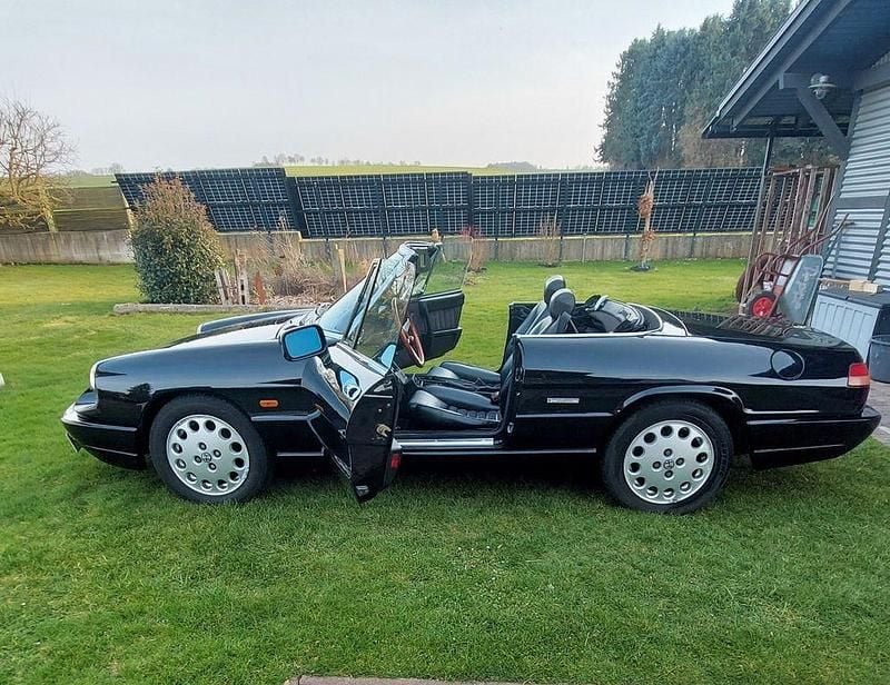 Gebraucht Alfa Romeo Spider 120 PS (88 kW) 1992 Schwarz Cabrio
