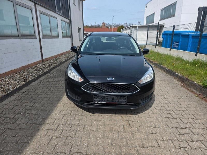 Second-hand Ford Focus Ambiente 105 CP (77 kW) 2015 Negru Break