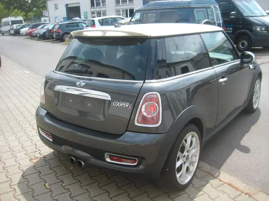 Gebraucht Mini Cooper S 174 PS (127 kW) 2011 Grau Kleinwagen