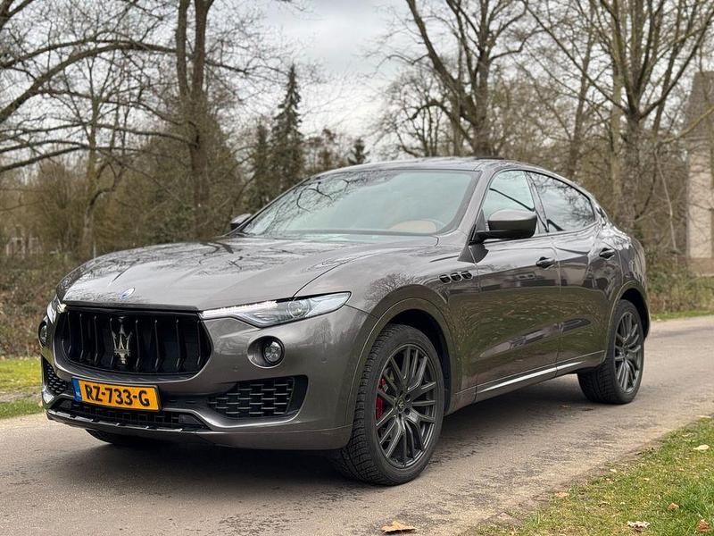 Gebraucht Maserati Levante 275 PS (202 kW) 2016 Grau SUV