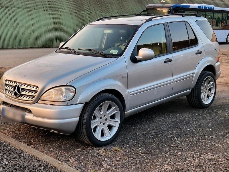 Silber Gebraucht 2000 Mercedes ML430 SUV | 5.990 € (Teuer) - Bild 1/4