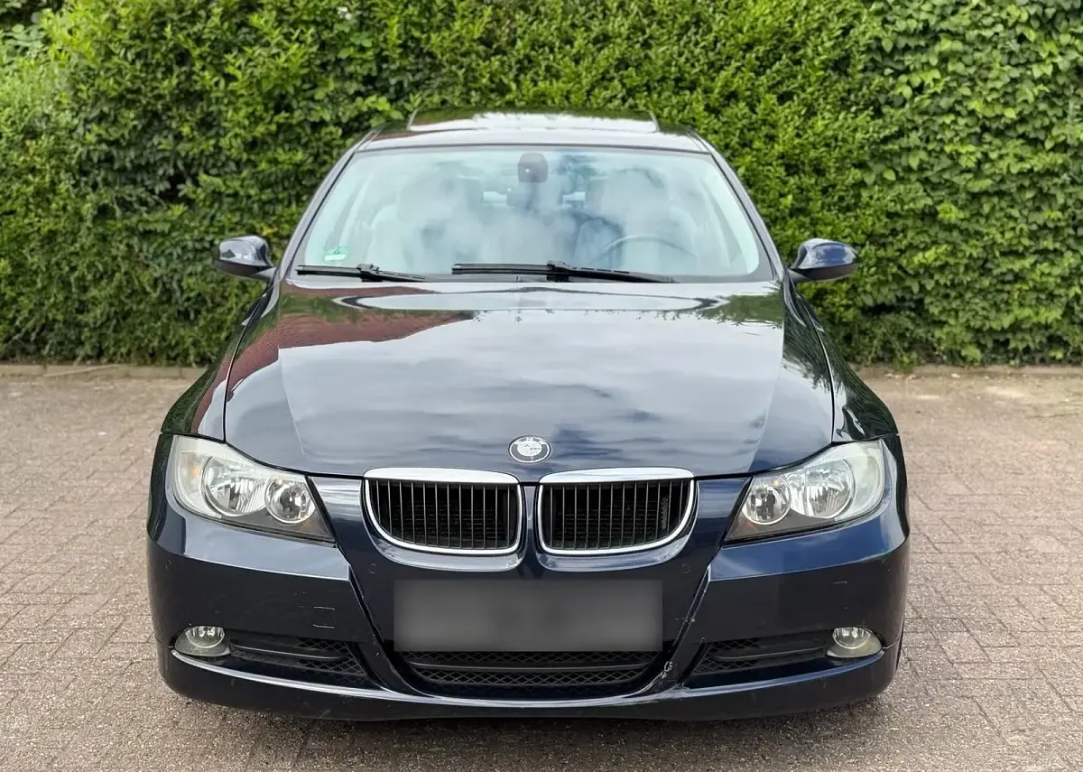 Gebraucht BMW 320 150 PS (110 kW) 2006 Blau Limousine
