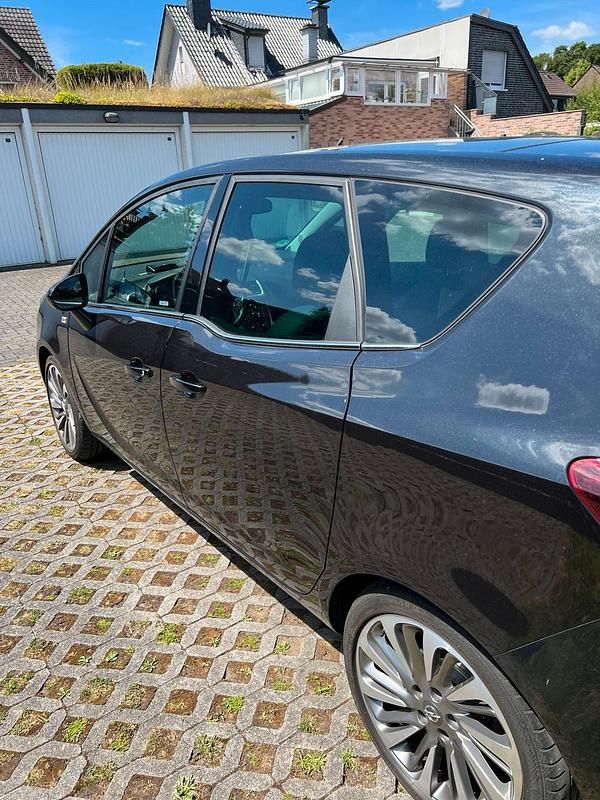 Gebraucht Opel Meriva 140 PS (102 kW) 2016 Schwarz Van / Kleinbus