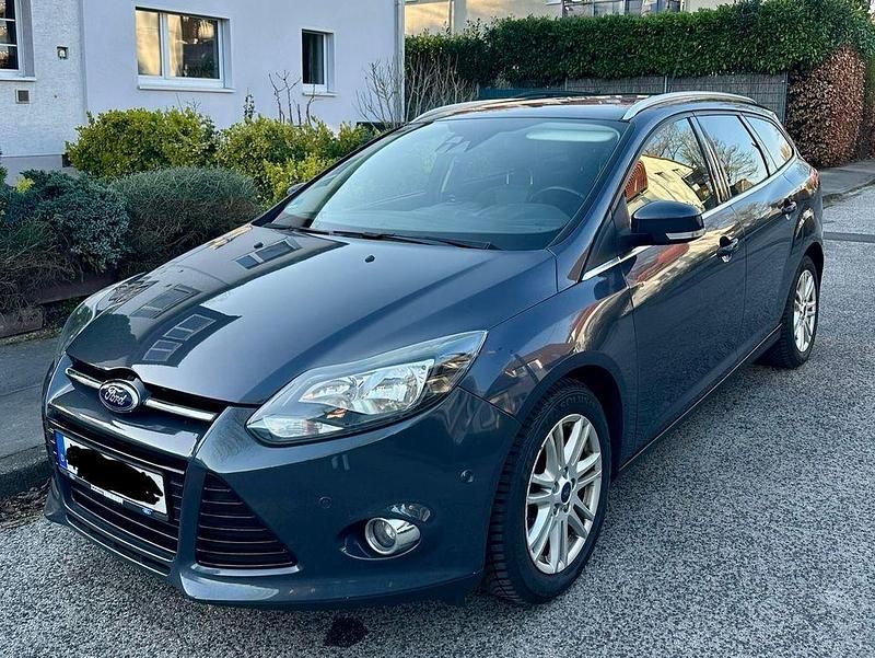 Gebraucht Ford Focus 125 PS (91 kW) 2014 Blau Limousine