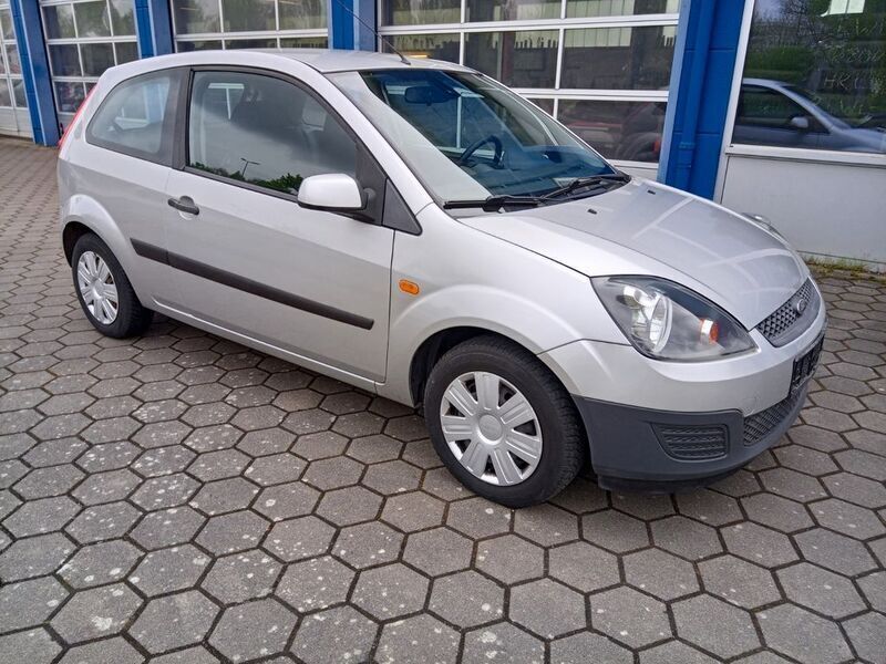 Silber Gebraucht 2007 Ford Fiesta Kleinwagen | 1.900 € (Fairer Preis) - Bild 1/4