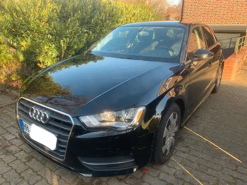 Second-hand Audi A3 Attraction 110 CP (80 kW) 2014 Negru Berlinǎ