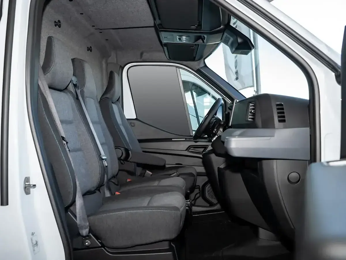 Nowe Renault Master 150 KM (110 kW) 2026 Biały Minivan