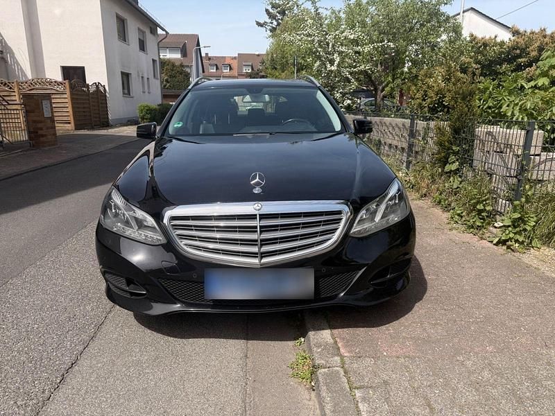 Gebraucht Mercedes E300 231 PS (169 kW) 2013 Schwarz Kombi
