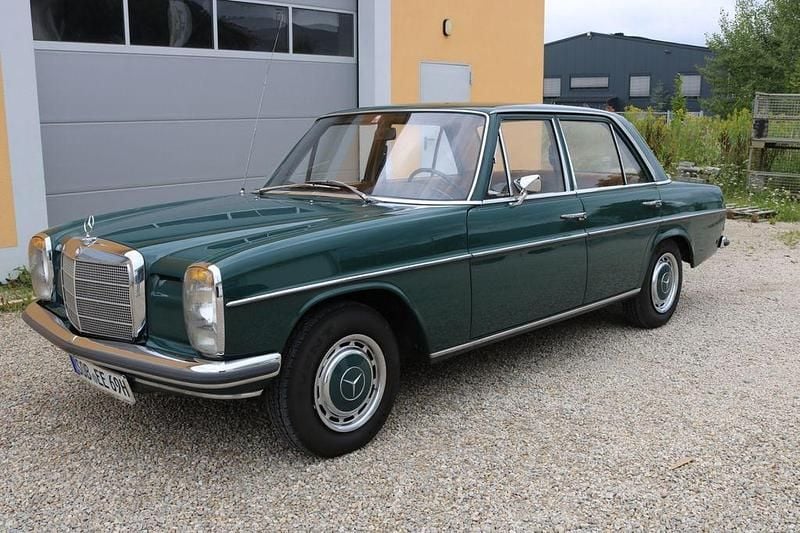 Gebraucht Mercedes W115 1969 Grün Limousine