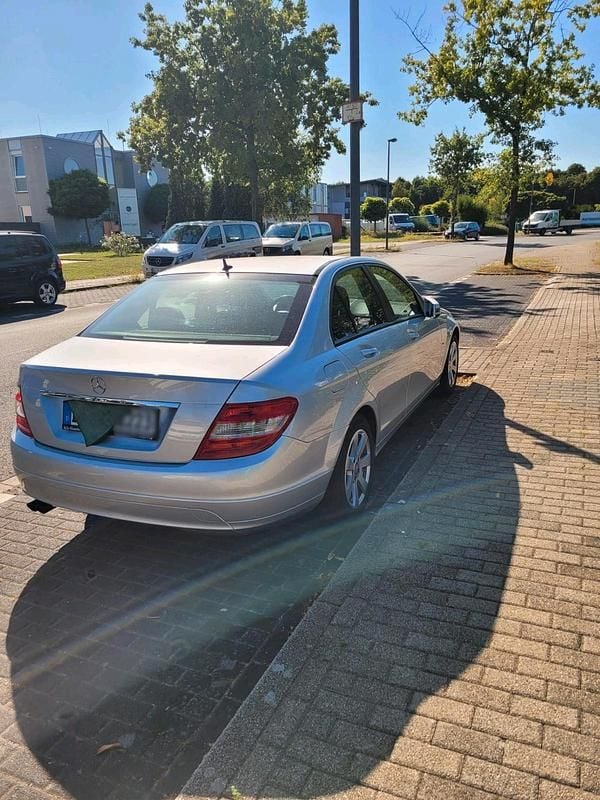 Gebraucht Mercedes C180 150 PS (110 kW) 2010 Silber Limousine