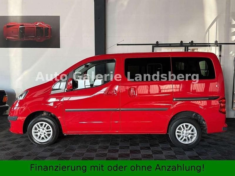 Gebraucht Nissan Evalia Tekna 110 PS (80 kW) 2015 Solid red Van / Kleinbus
