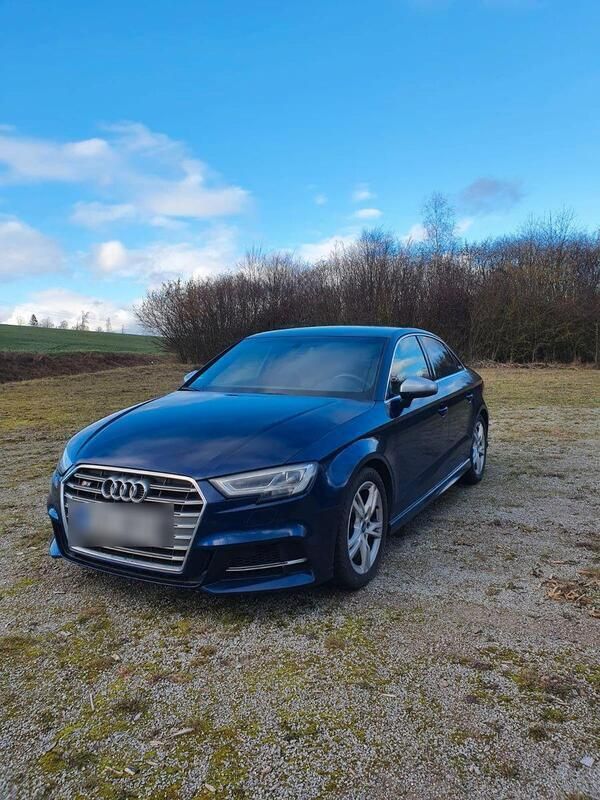 Blau Gebraucht 2019 Audi S3 Sport Limousine | 29.999 € (Guter Preis) - Bild 1/4
