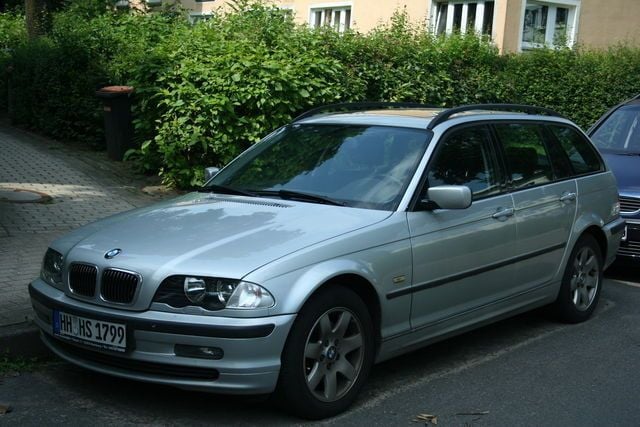 Gebraucht BMW 325 264 PS (194 kW) 2002 Silber metallic Kombi
