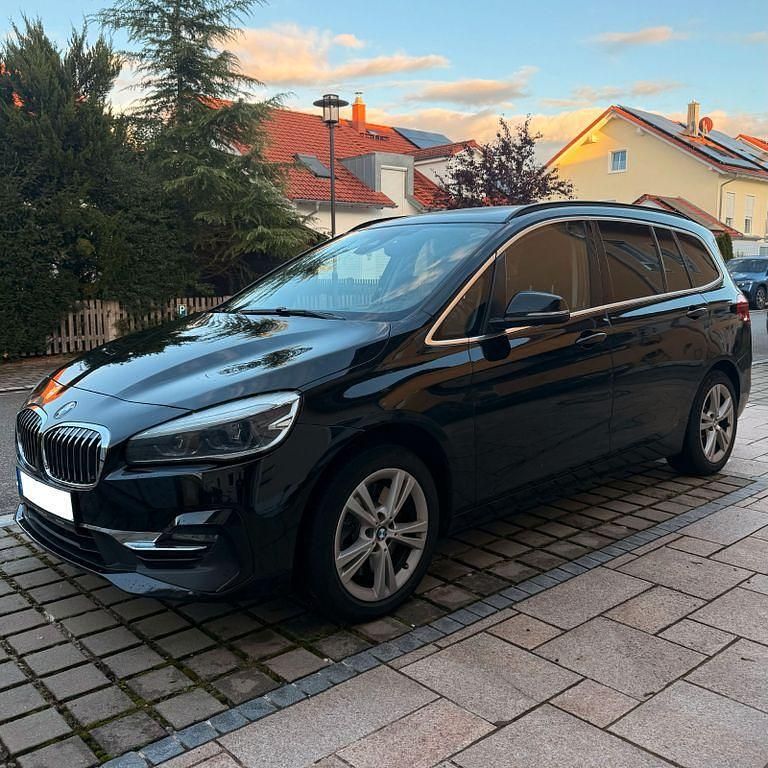 Schwarz Gebraucht 2018 BMW 218 Luxury Line Van / Kleinbus | 13.300 € (Fairer Preis) - Bild 1/4