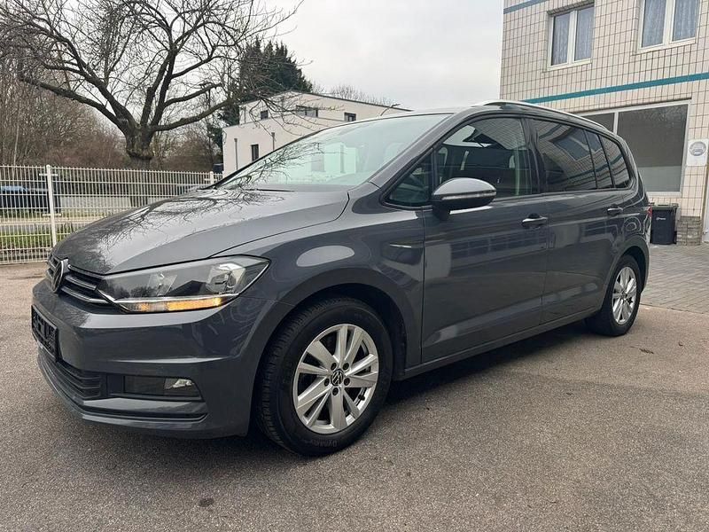 Gebraucht VW Touran 150 PS (110 kW) 2023 Grau Van / Kleinbus