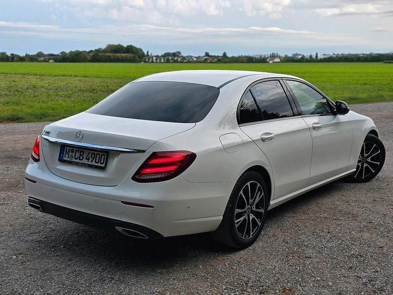 Gebraucht Mercedes E200 183 PS (134 kW) 2019 Weiß Limousine