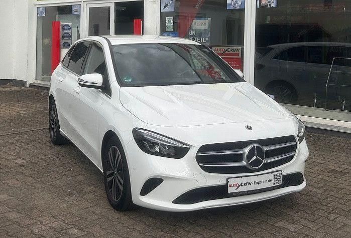 Weiß Gebraucht 2020 Mercedes B200 Van / Kleinbus | 23.500 € (Fairer Preis) - Bild 1/4