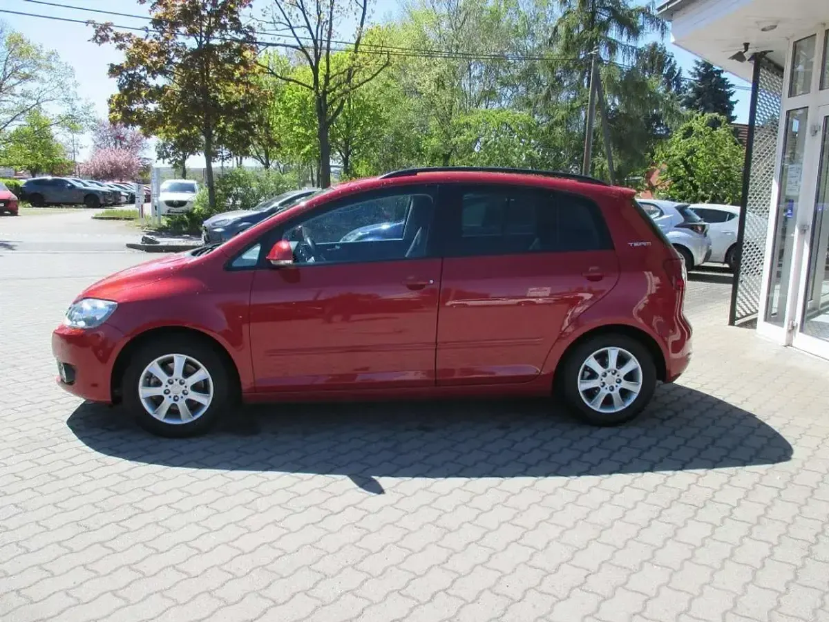 Gebraucht VW Golf VI Team 122 PS (89 kW) 2011 Amaryllisrot metallic Kleinwagen