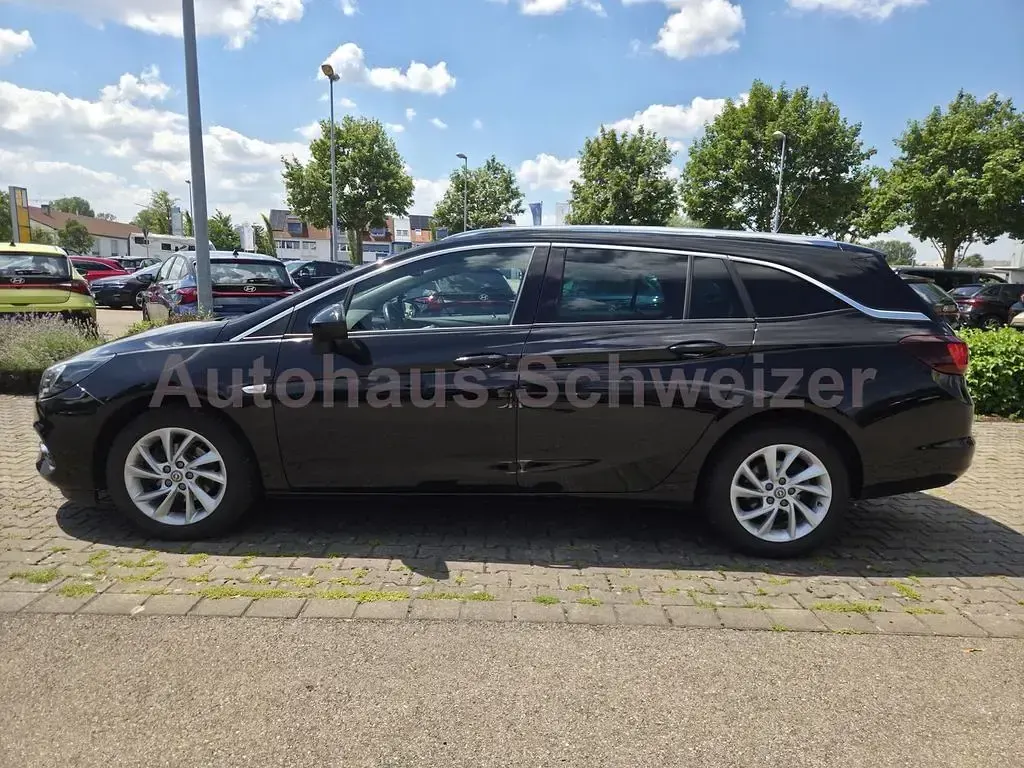 Gebraucht Opel Astra 131 PS (96 kW) 2022 Onyx schwarz Kleinwagen