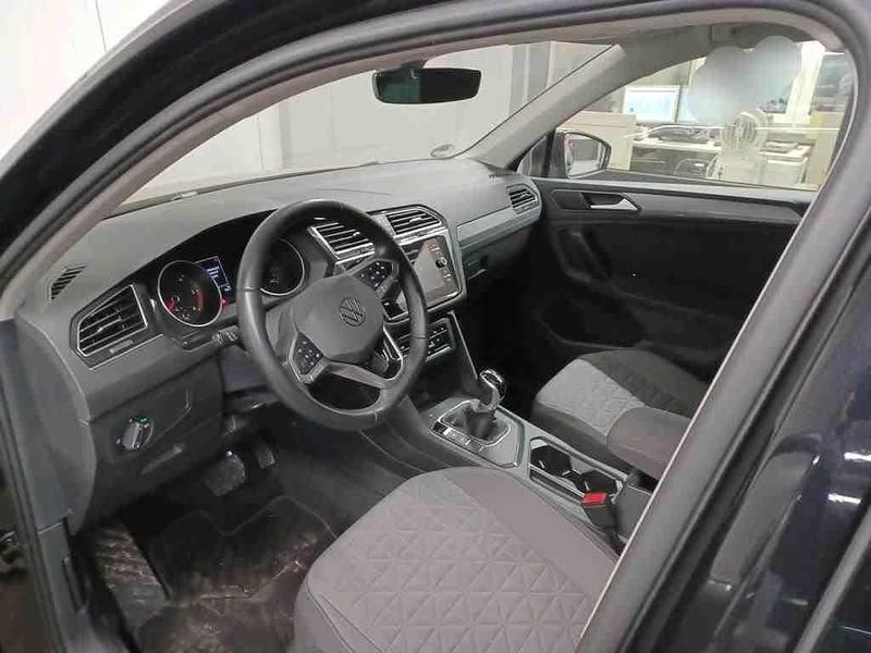 Gebraucht VW Tiguan Life 150 PS (110 kW) 2023 Schwarz SUV