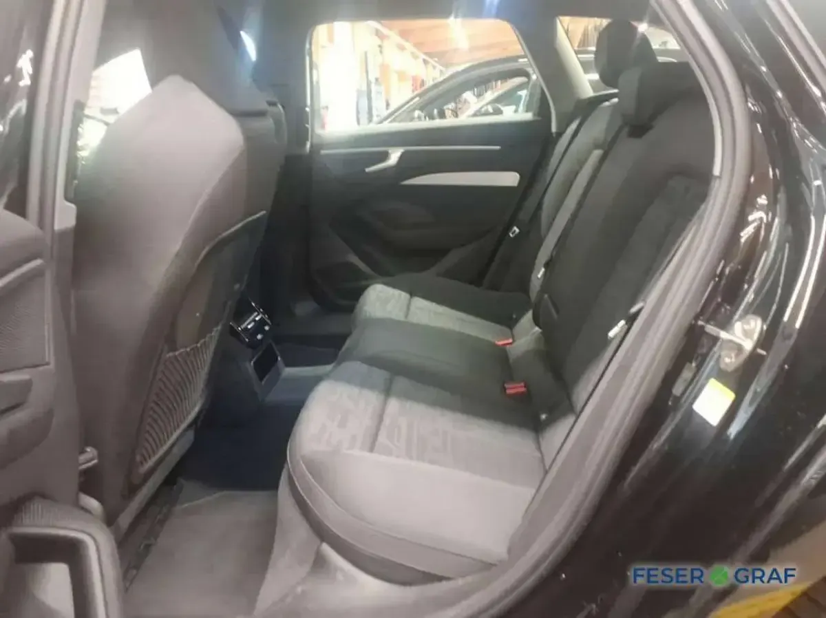 Gebraucht Audi A6 Sport 204 PS (150 kW) 2025 Mythosschwarz metallic Kombi