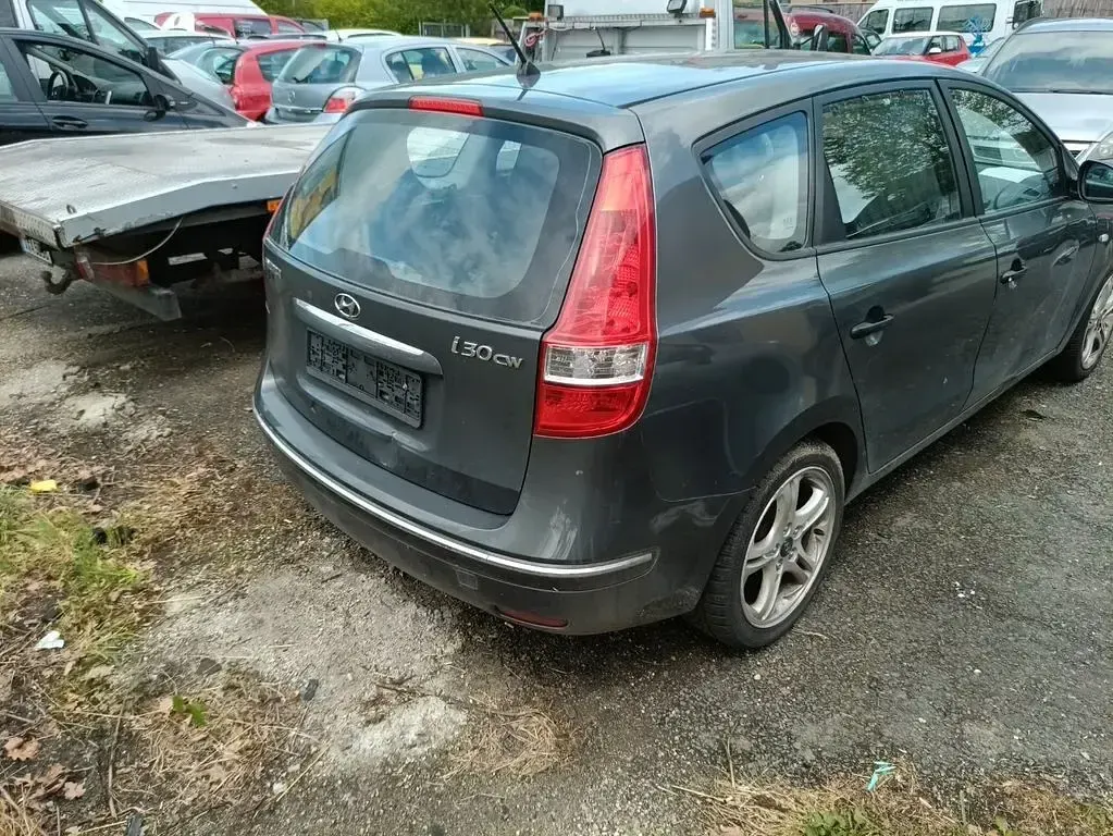 Gebraucht Hyundai i30 Style 126 PS (92 kW) 2009 Grau Kombi
