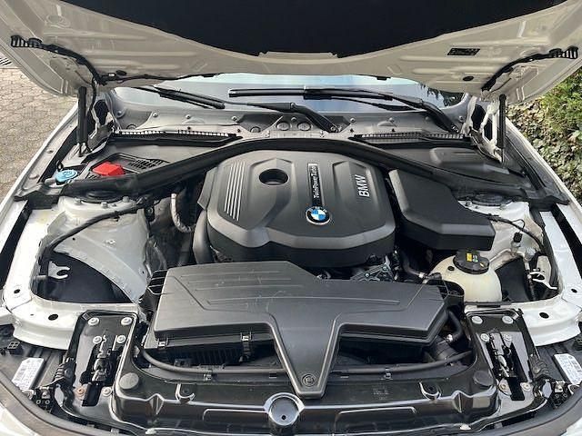 Gebraucht BMW 318 136 PS (100 kW) 2017 Weiß Kombi