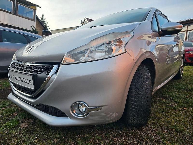 Gebraucht Peugeot 208 Active 82 PS (60 kW) 2012 Grau Kleinwagen