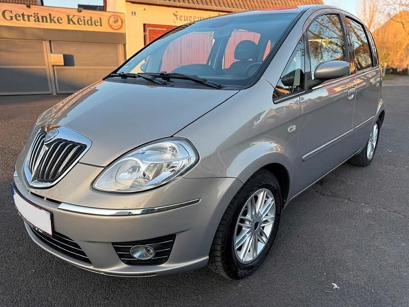 Gebraucht Lancia Musa 90 PS (66 kW) 2008 Andere farben Van / Kleinbus