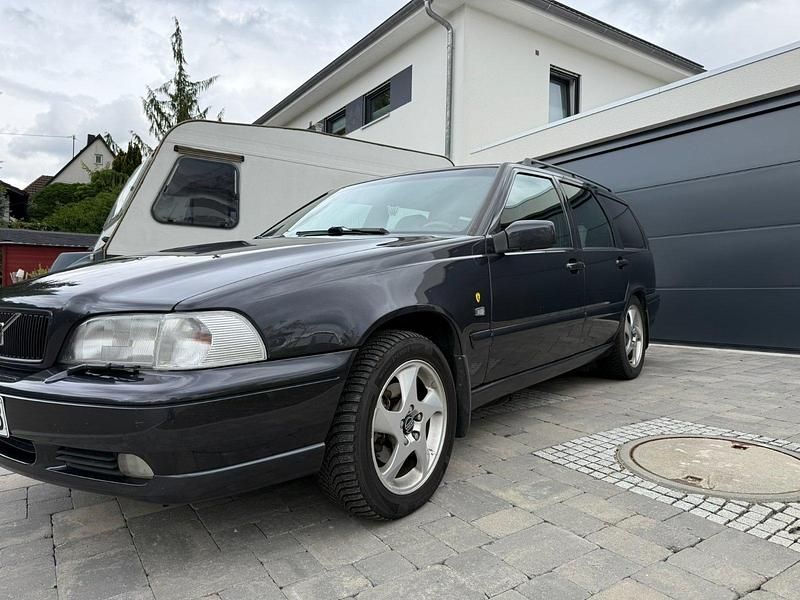 Schwarz Gebraucht 1998 Volvo V70 Kombi | 4.200 € (Fairer Preis) - Bild 1/4